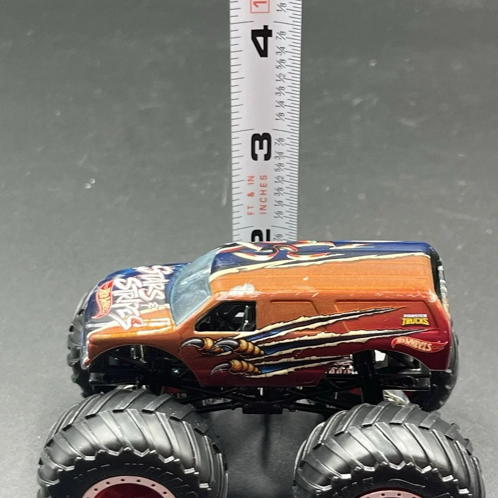 Hot Wheels 1:64 Scale Monster‎ Jam Stars & Stripes American Eagle Monster Truck - Picture 9 of 9